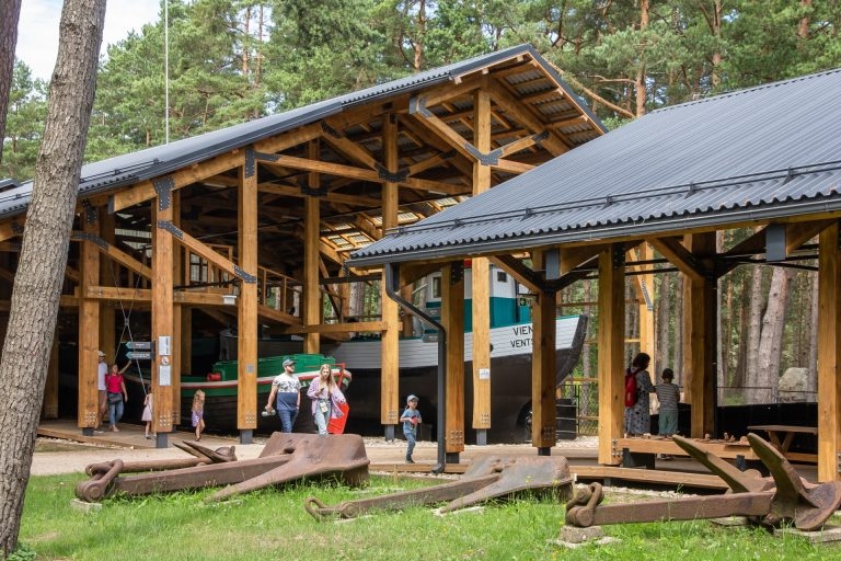laivu māja