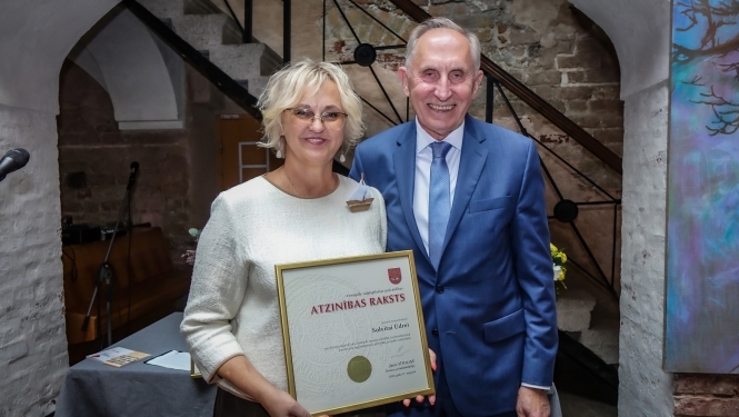 Muzeja direktore un Ventspils mērs
