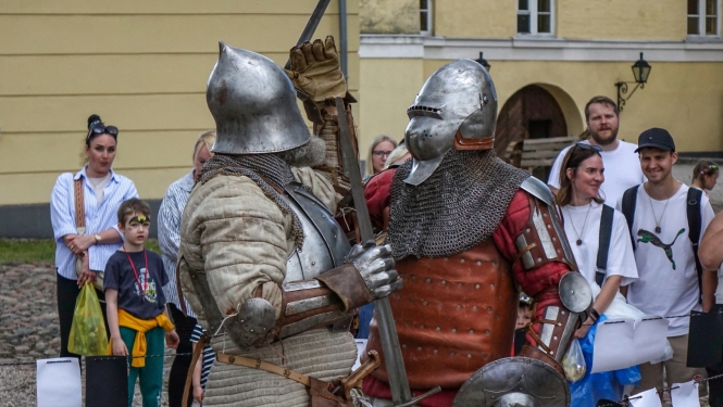 Viduslaiku cīņas - Livonijas ordeņa pils 