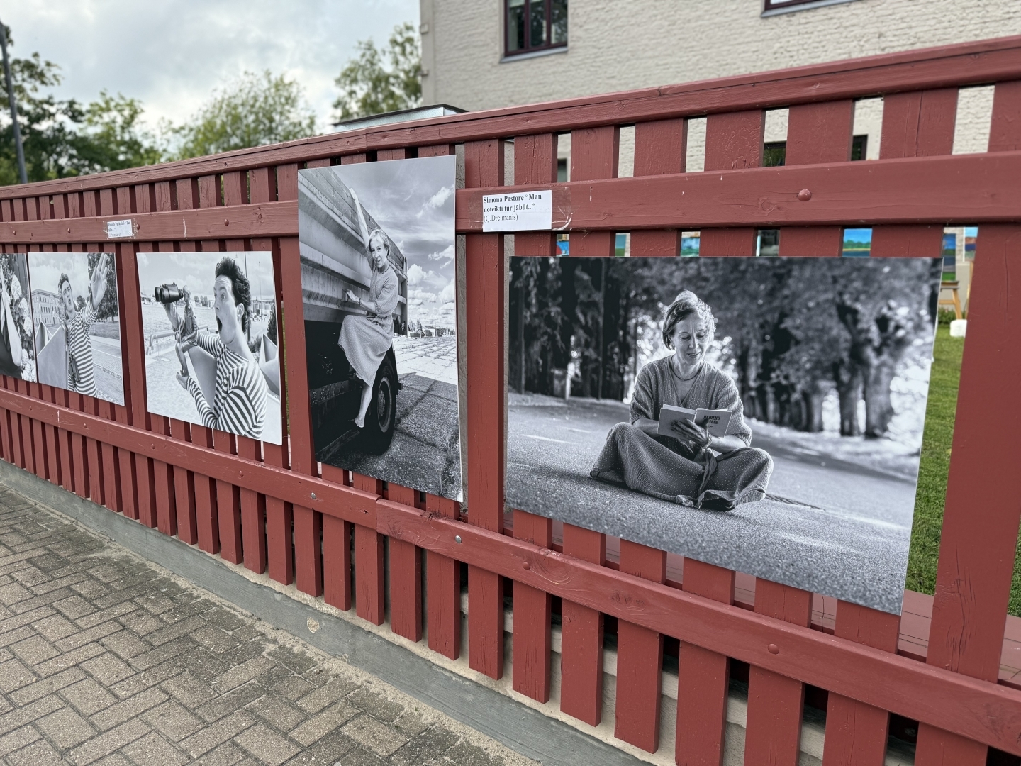 Fotokluba "Moments" izstāde "Priekškars"