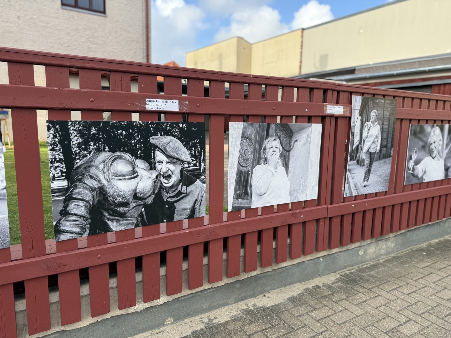 Fotokluba "Moments" izstāde "Priekškars"