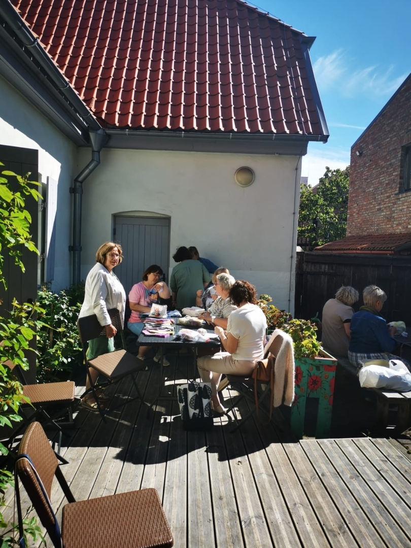Adītājas vispasaules adīšanas dienā 
