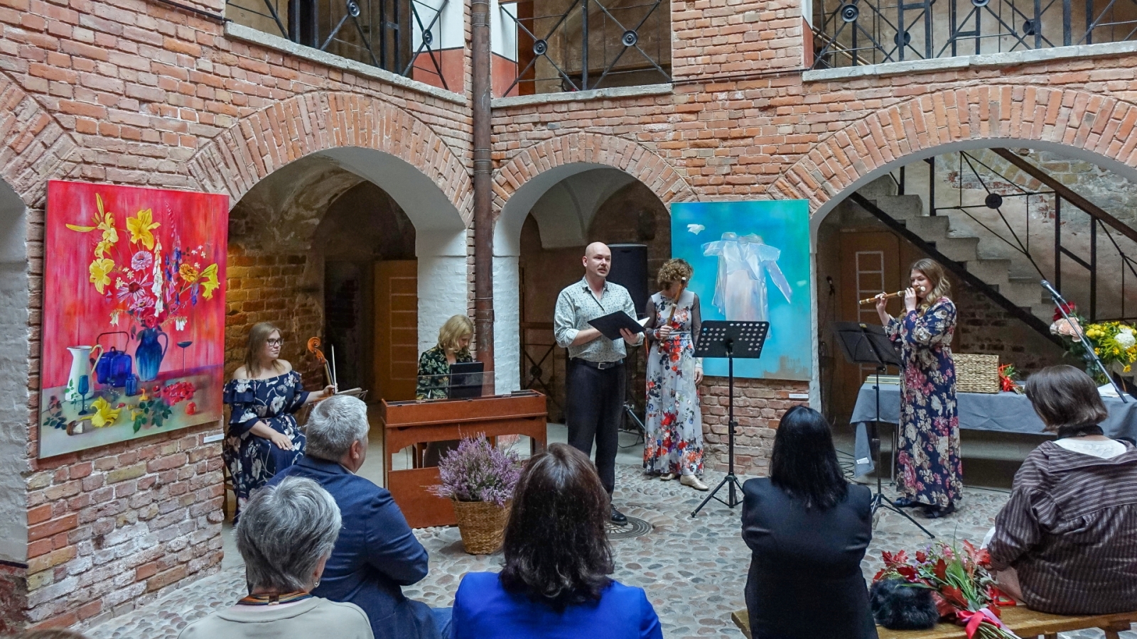 Muzikāls priekšnesums atklāšanā 