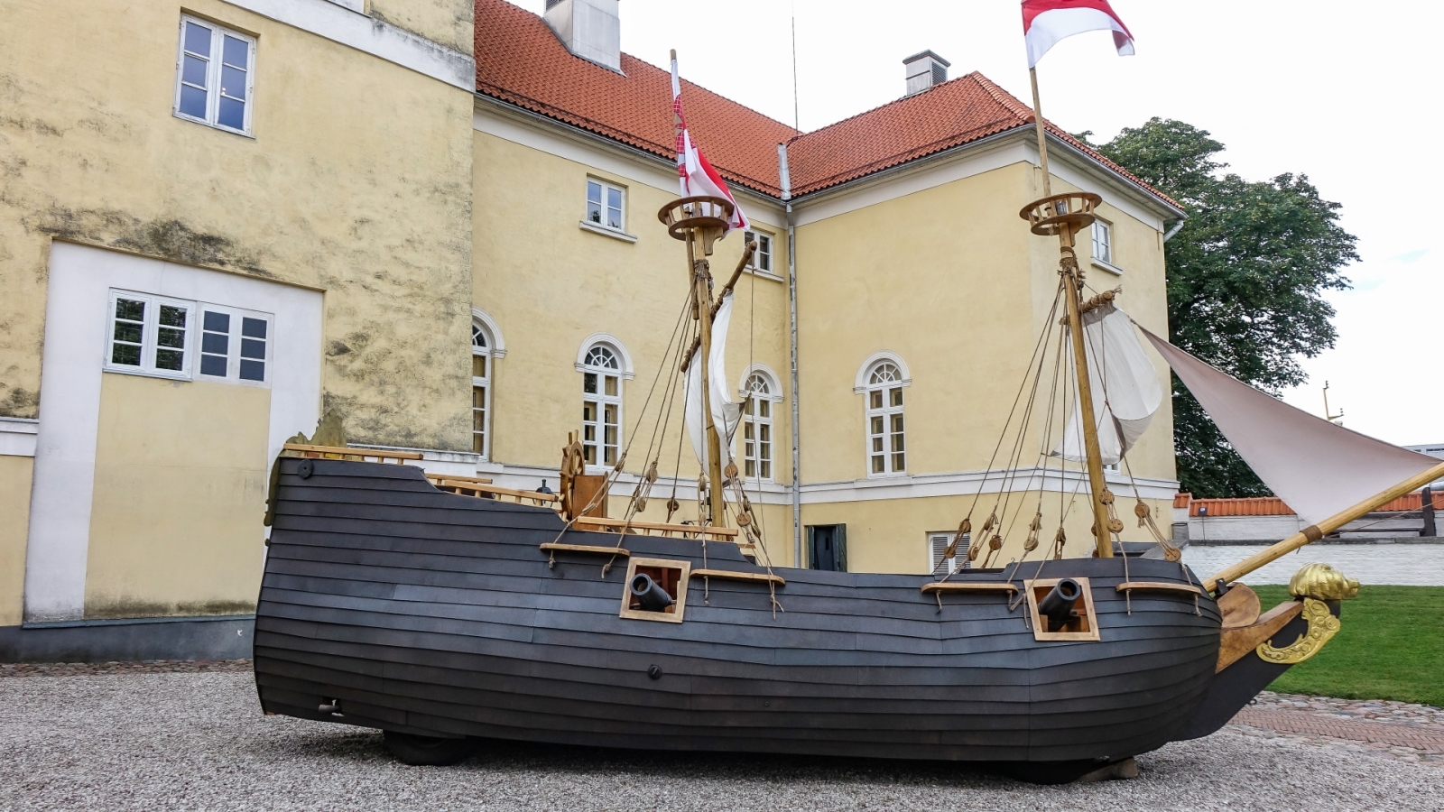 Ventspils brīvostas kuģis 