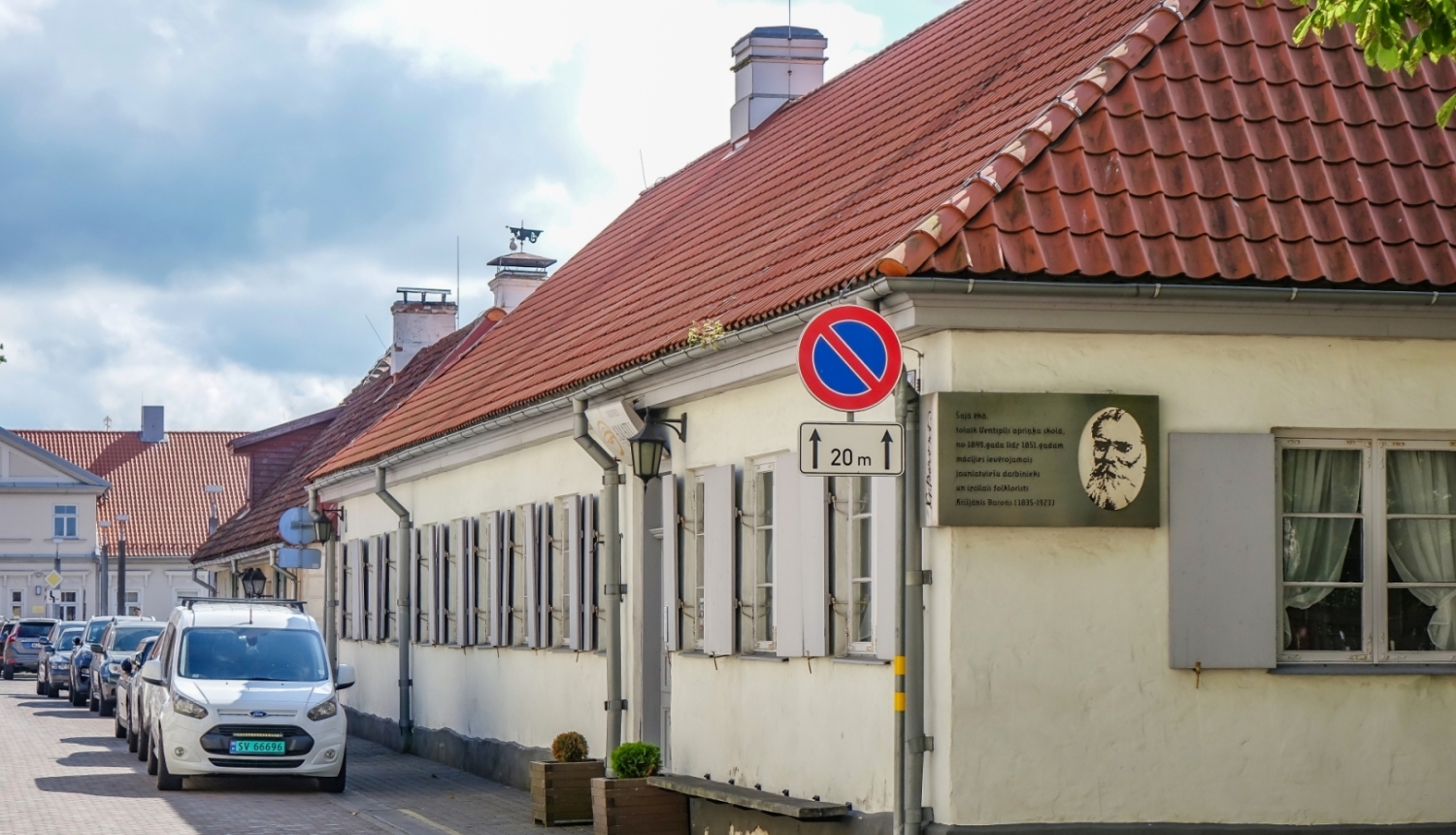 Amatu māja